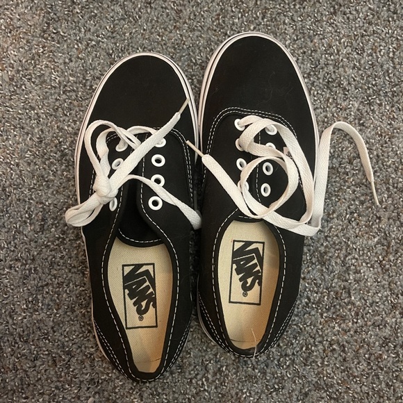 Vans - Picture 1 of 1